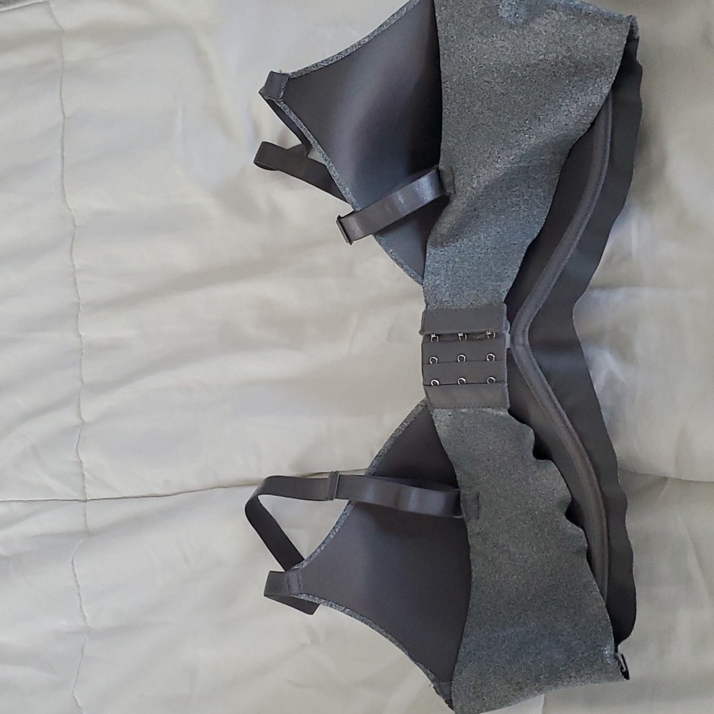 Women's bra - Picture 2 of 2